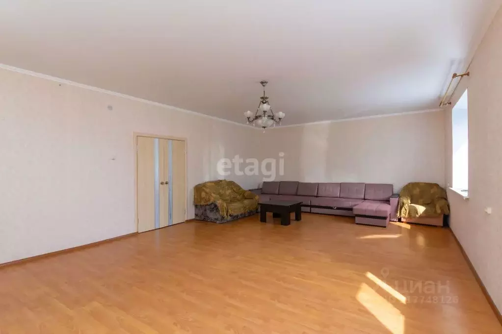 Дом в Тюменская область, Тюмень Тарманы мкр, ул. Королева (216 м) - Фото 0