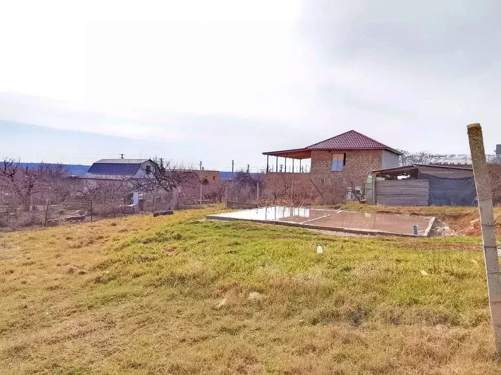 Участок в Севастополь с. Полюшко, ул. Молодежная (10.0 сот.) - Фото 1