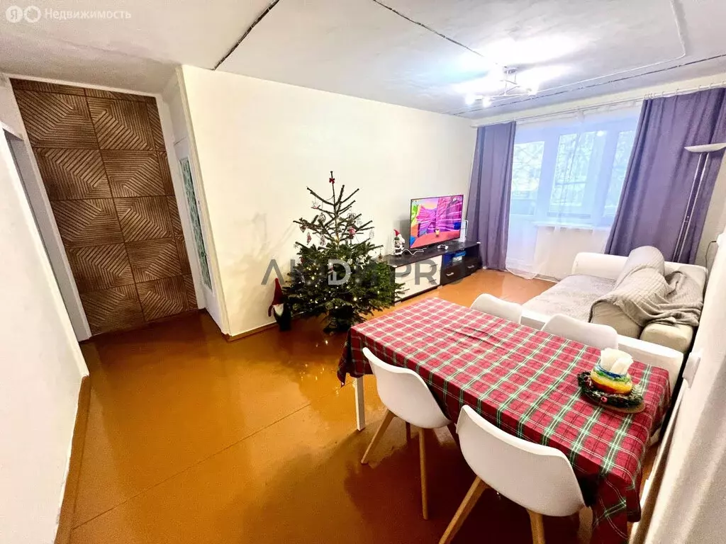 3-комнатная квартира: Уфа, улица Свердлова, 47 (58.1 м) - Фото 1