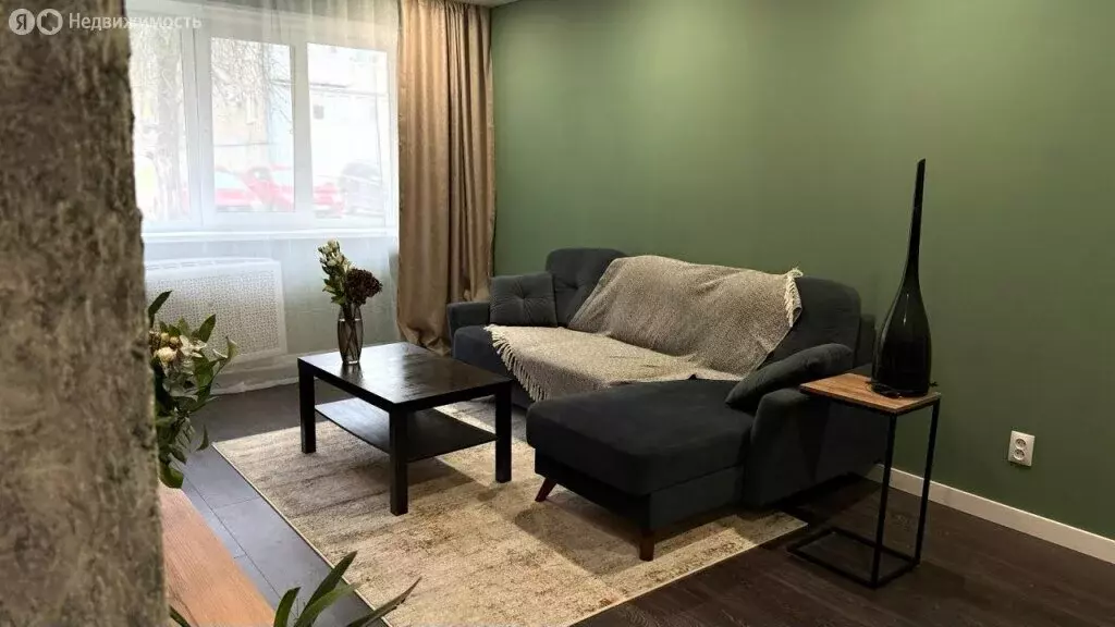 3-комнатная квартира: Уфа, Айская улица, 64/2 (58.1 м) - Фото 1