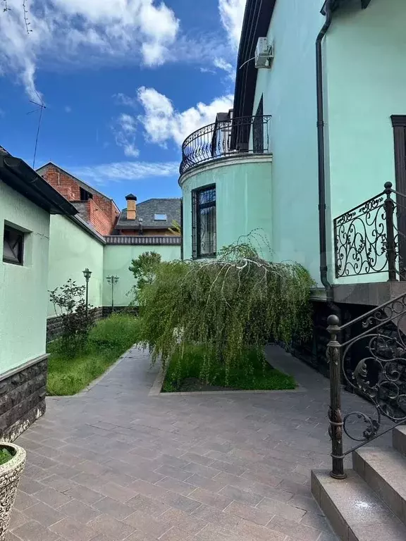 Дом 540 м на участке 6,8 га - Фото 1
