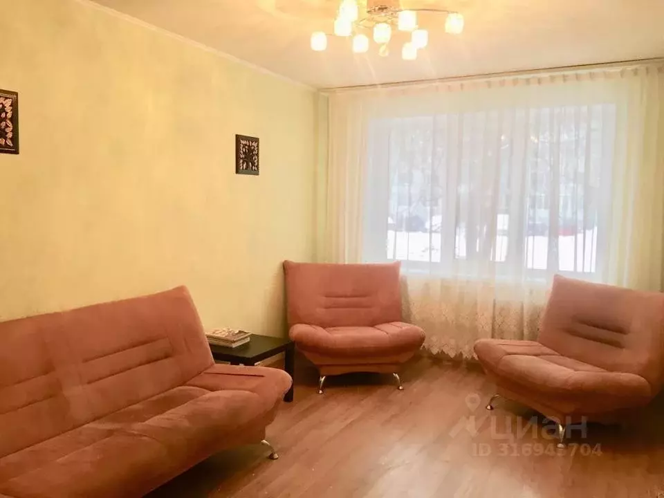 2-к кв. Псковская область, Псков ул. Леона Поземского, 116 (52.9 м) - Фото 0
