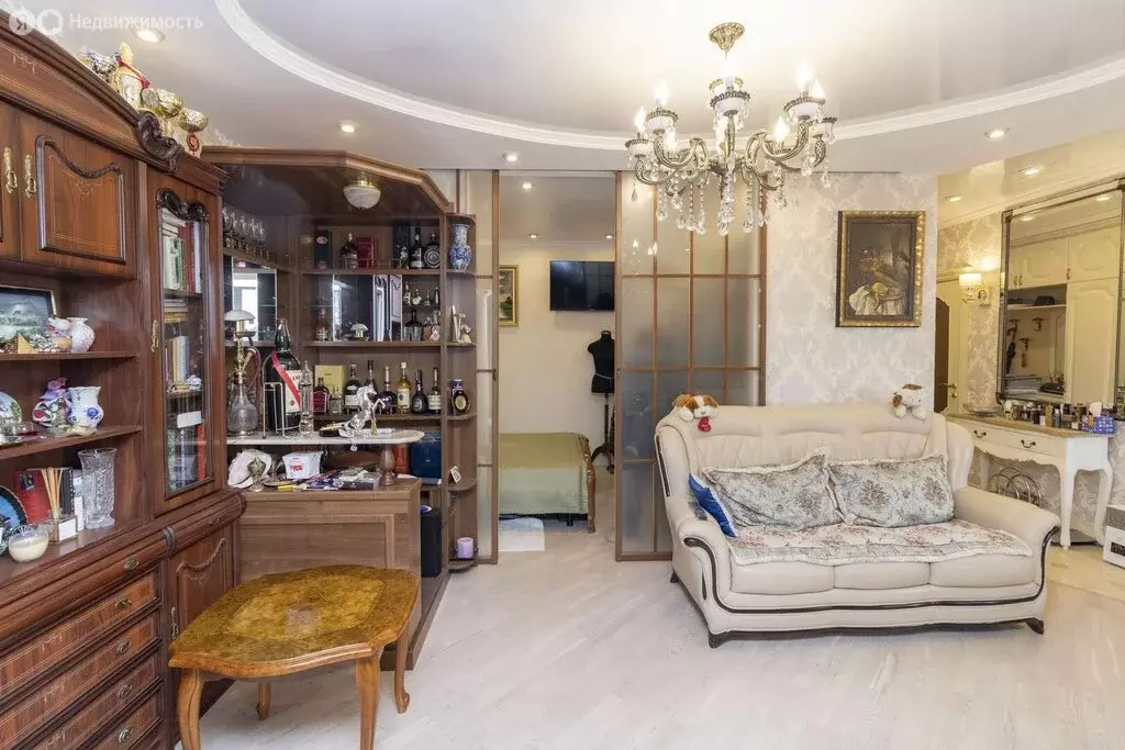 Квартира-студия: Тюмень, улица Мельникайте, 109к1 (45.3 м) - Фото 1