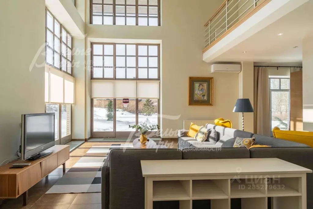 Дом в Москва Краснопахорское поселение, д. Варварино, Варварино кп,  ... - Фото 1