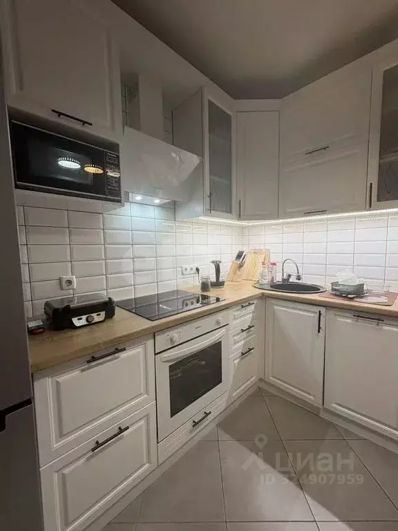 1-к кв. Ростовская область, Батайск пл. Железнодорожников, 8 (39.9 м) - Фото 1