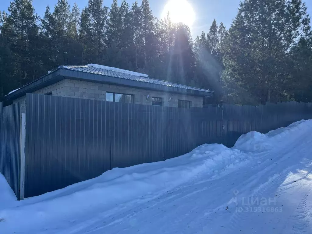 Дом в Самарская область, Волжский район, Курумоч с/пос, с. Курумоч ул. ... - Фото 2