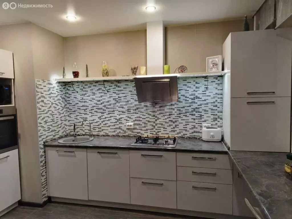 3-комнатная квартира: Ульяновский район, рабочий посёлок Ишеевка, ... - Фото 2