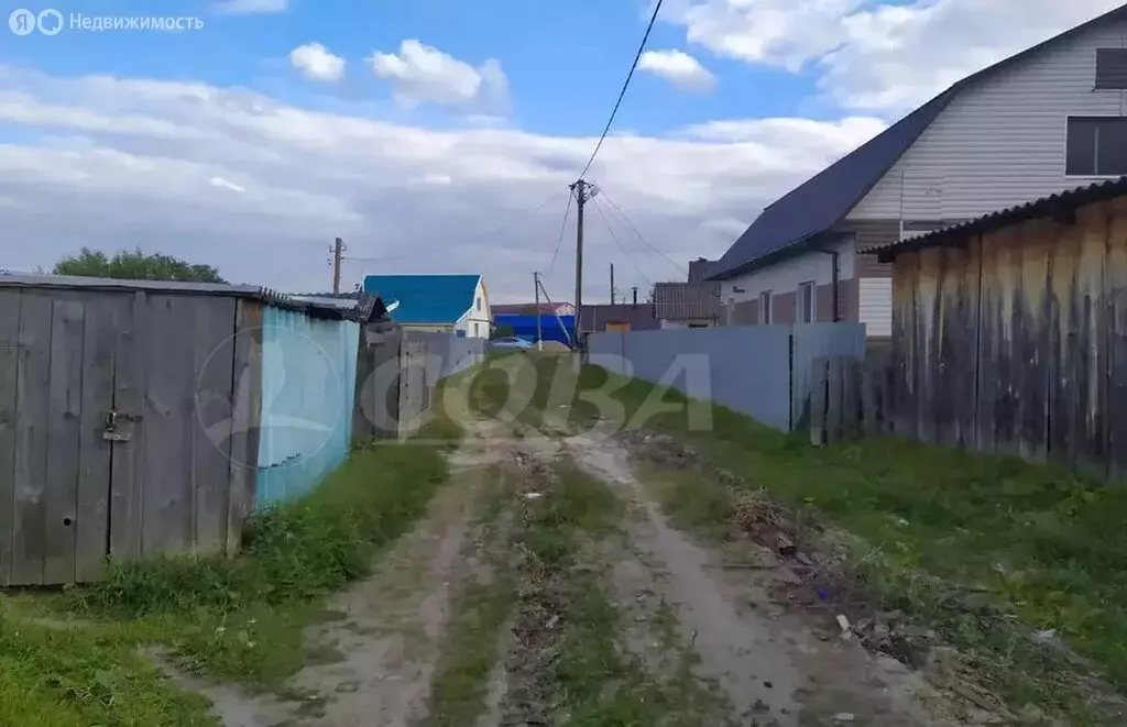 Участок в Тюменская область, село Ярково (5.9 м) - Фото 0