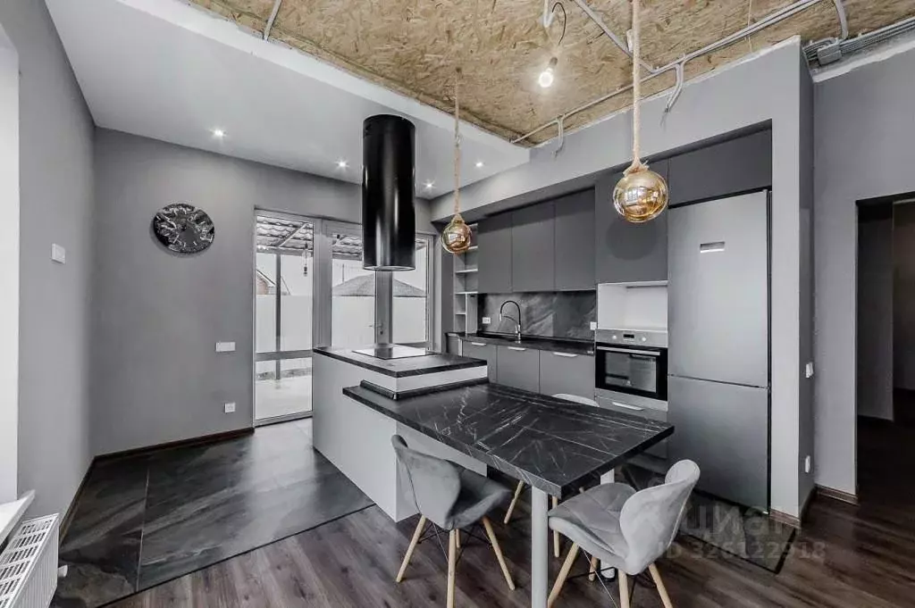 Дом в Краснодарский край, Краснодар пос. Российский, ул. Бестужевская, ... - Фото 1