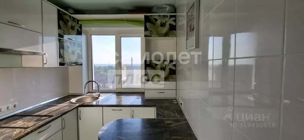 1-к кв. Омская область, Омск Крутая Горка мкр, ул. Силина, 11 (28.7 м) - Фото 0