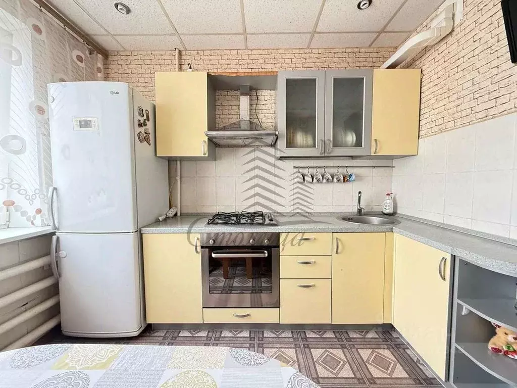 3-к кв. Белгородская область, Старый Оскол ул. Свердлова, 25 (63.0 м) - Фото 1