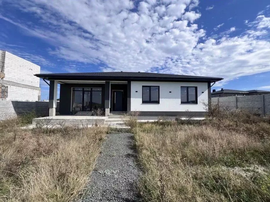 Дом в Крым, Симферопольский район, с. Мирное ул. Абдуль Тейфука, 7 ... - Фото 1