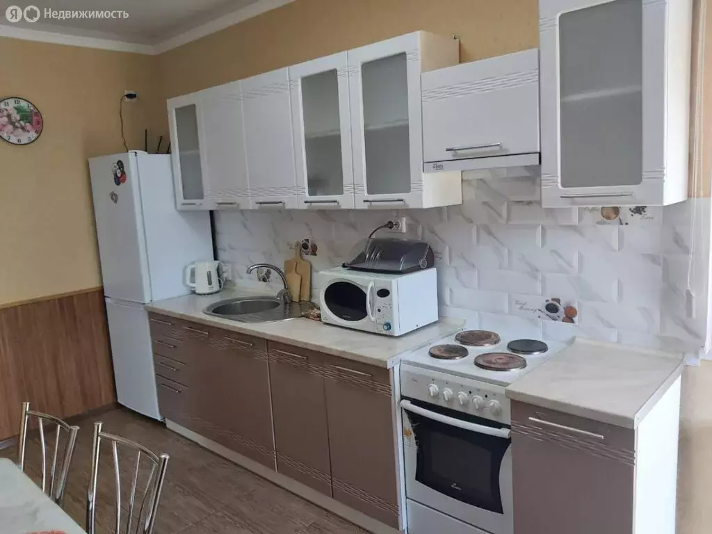 4-комнатная квартира: Евпатория, улица Горького, 15А (80 м) - Фото 1