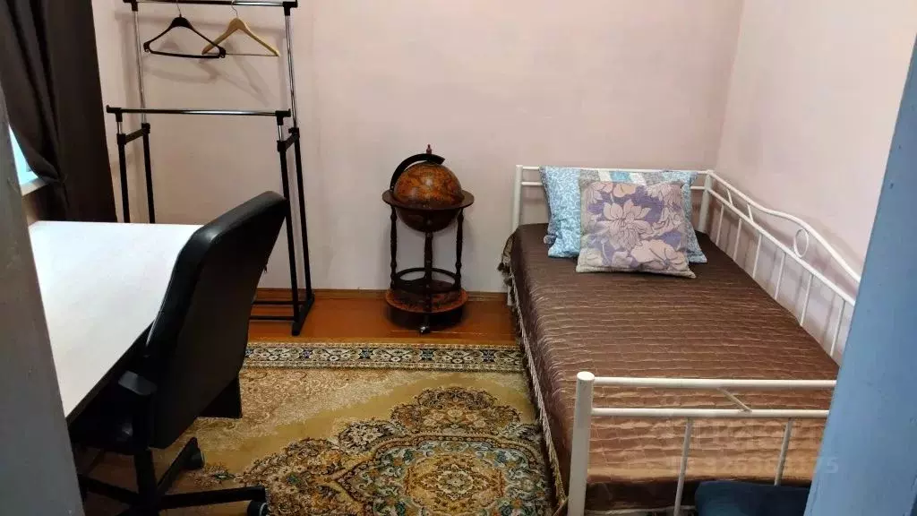 Дом в Свердловская область, Екатеринбург пер. Кирпичный, 9 (50 м) - Фото 1