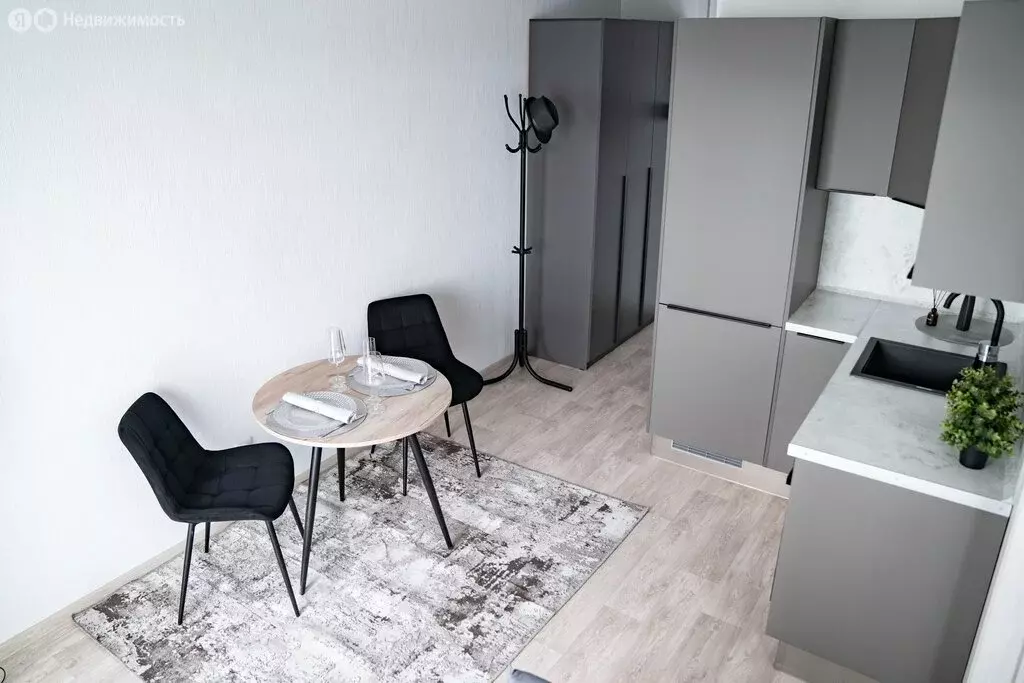 Квартира-студия: Южноуральск, улица Сергея Буландо, 8 (24.2 м) - Фото 1