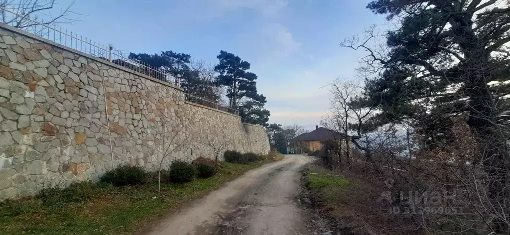 Участок в Крым, Ялта городской округ, Массандра пгт ш. Симферопольское ... - Фото 0