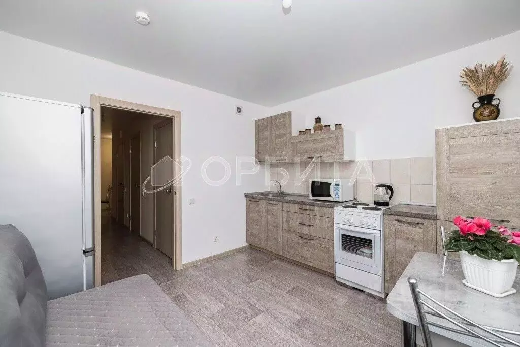 2-к кв. Тюменская область, Тюмень ул. Республики, 204к14 (61.0 м) - Фото 2