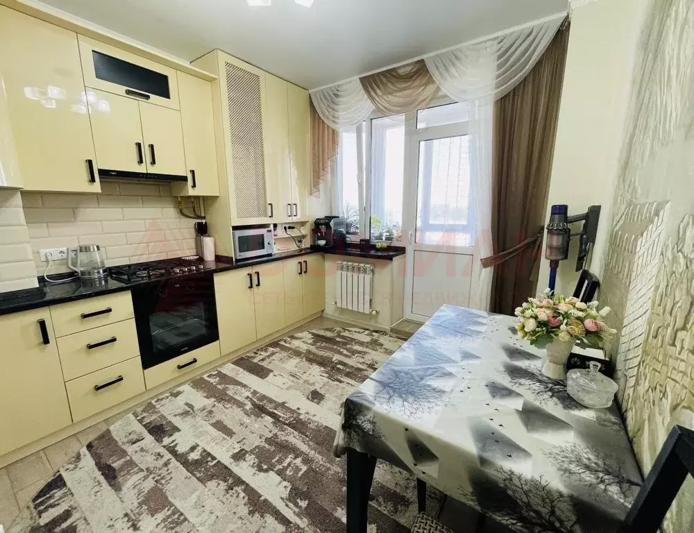 2-к кв. Ростовская область, Аксай ул. Суворова, 21/32к2 (60.0 м) - Фото 1