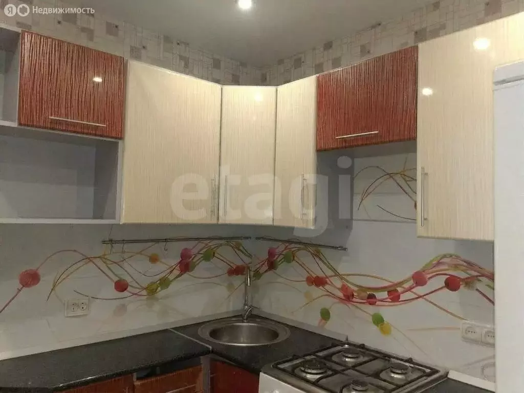 3-комнатная квартира: Салават, улица Калинина, 81 (58.1 м) - Фото 1
