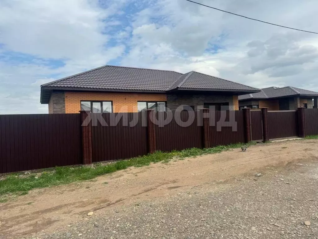 Дом в Хакасия, Усть-Абаканский район, с. Калинино ул. Высоцкого (120 ... - Фото 1