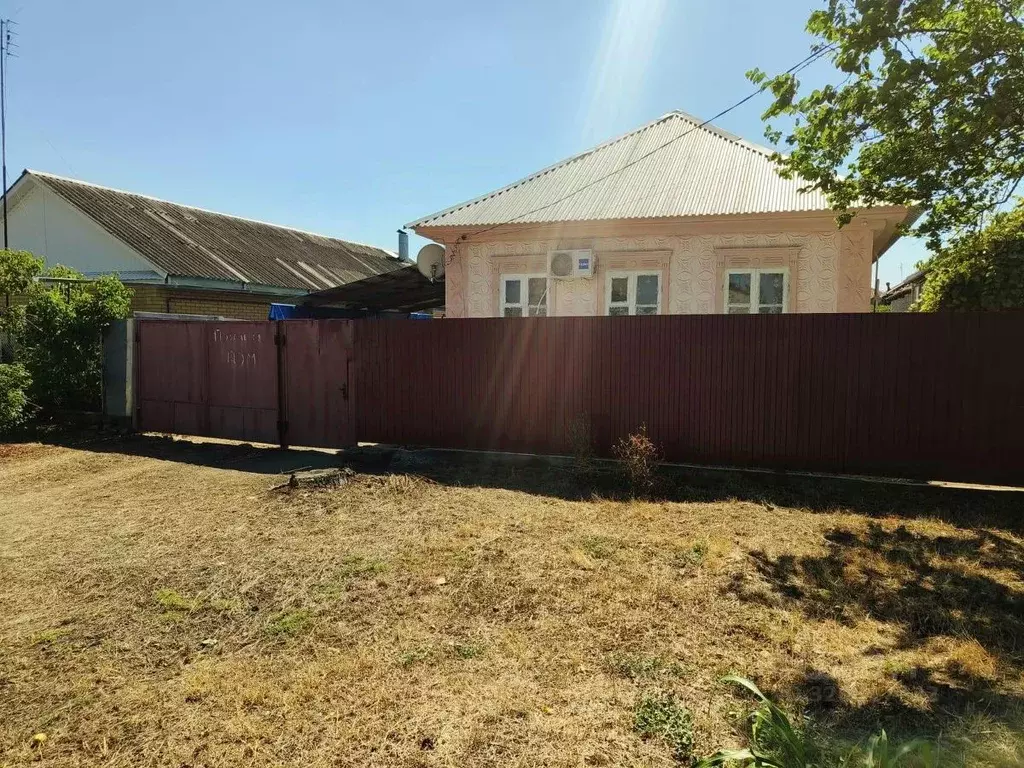 Дом в Краснодарский край, Лабинск Привокзальная ул. (57 м) - Фото 1