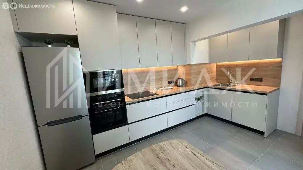 2-комнатная квартира: Сочи, улица Ленина, 298Бк4 (62 м) - Фото 1