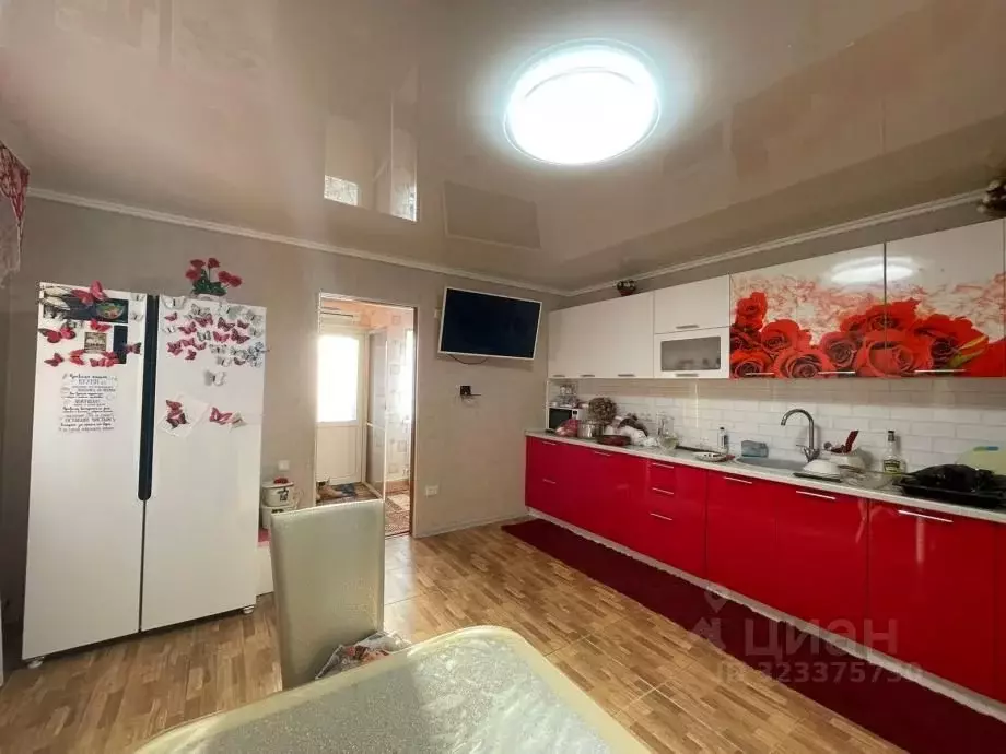 Дом в Крым, Кировский район, с. Журавки ул. Ленина (148 м) - Фото 1