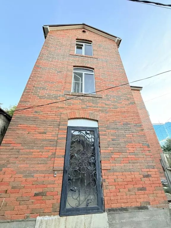 Дом в Астраханская область, Астрахань ул. Куйбышева, 80/2 (185 м) - Фото 1