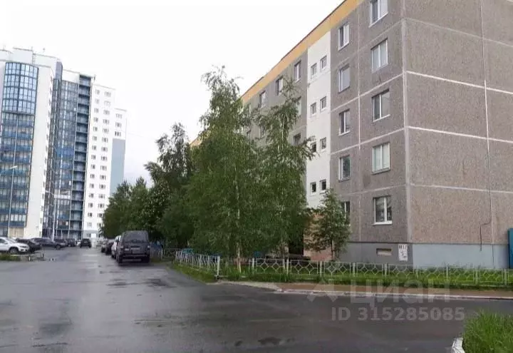 2-к кв. Ханты-Мансийский АО, Когалым Сургутское ш., 9 (56.0 м) - Фото 0
