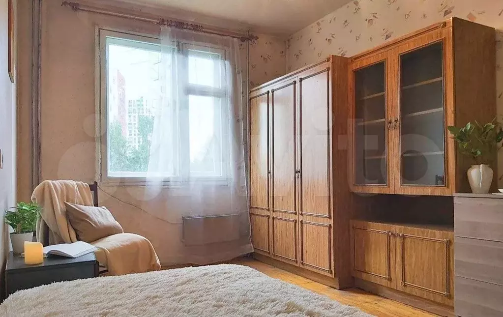 Комната 14 м в 3-к., 4/9 эт. - Фото 0