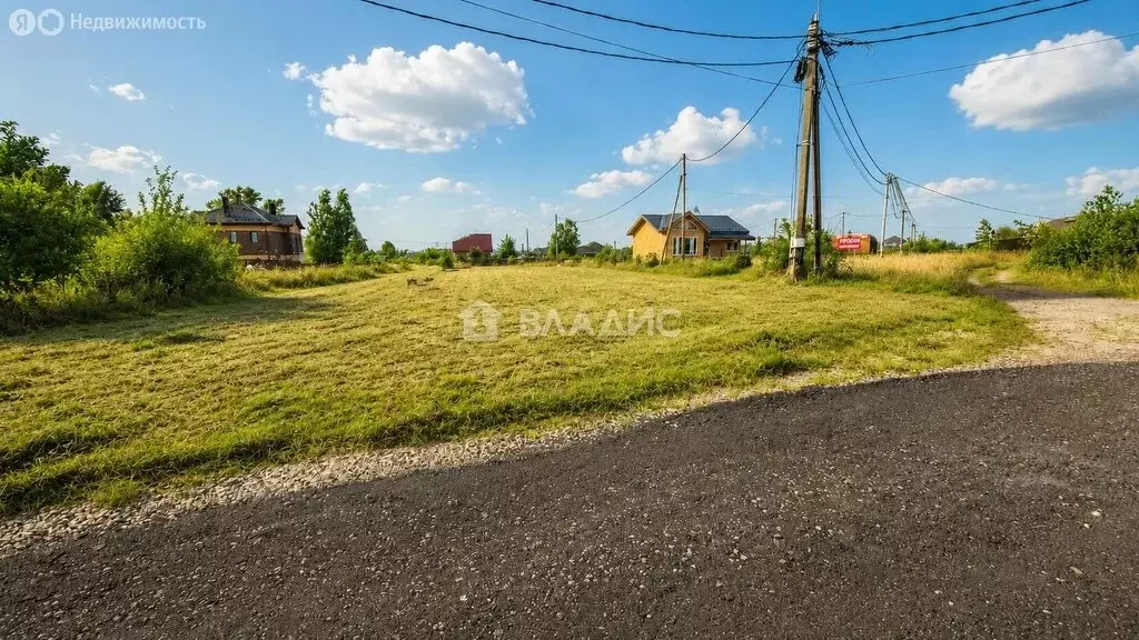 Участок в село Парфентьево, Шоссейная улица (6 м) - Фото 1