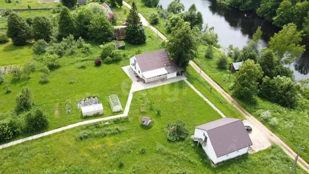 Дом в Калужская область, Барятинский муниципальный округ, Сильковичи ... - Фото 1