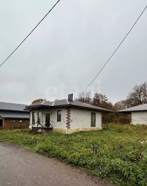 Дом в Башкортостан, Иглинский район, Акбердинский сельсовет, д. ... - Фото 1