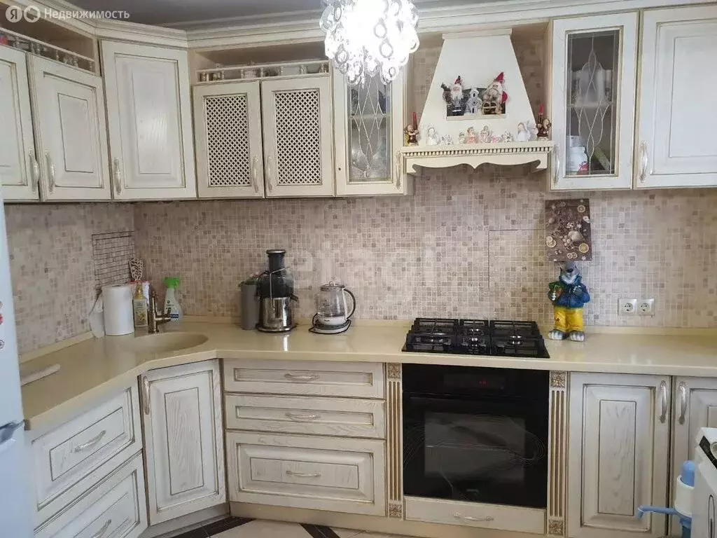 3-комнатная квартира: Альметьевск, улица Чернышевского, 47 (72 м) - Фото 1
