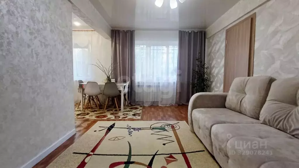 3-к кв. Омская область, Омск Заозерный мкр, ул. Светлая, 4/2 (45.6 м) - Фото 1