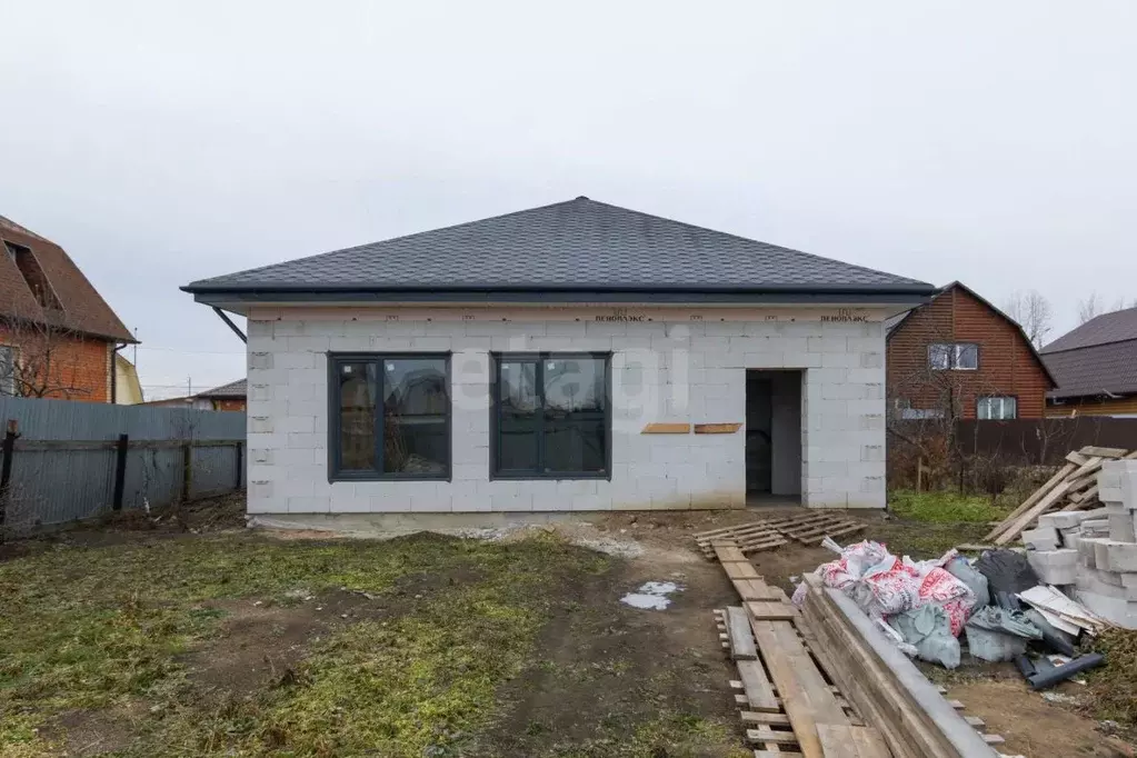 Дом в Тюменская область, Тюмень пос. Букино,  (100 м) - Фото 1