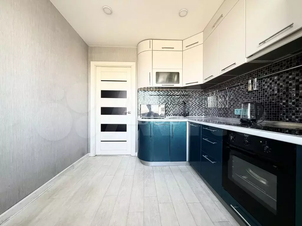3-к. квартира, 70 м, 12/17 эт. - Фото 1