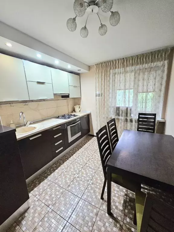 2-к. квартира, 55 м, 1/10 эт. - Фото 0