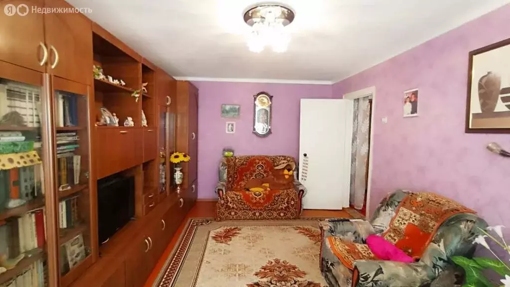 3-комнатная квартира: посёлок городского типа Шолоховский, улица ... - Фото 1