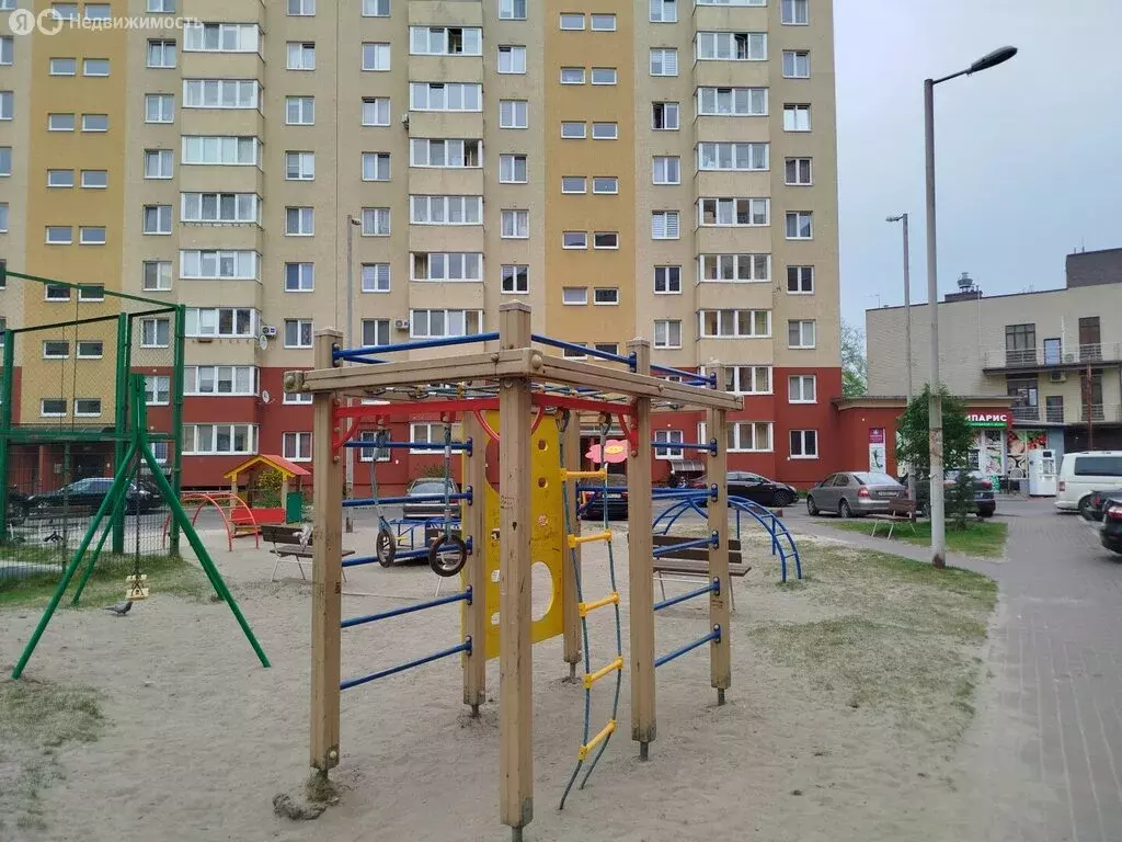 2-комнатная квартира: Калининград, улица Дзержинского, 168Г (76 м) - Фото 1
