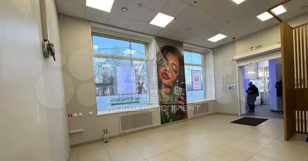 Помещение под кофе у метро на топ трафике 12м2 - Фото 1
