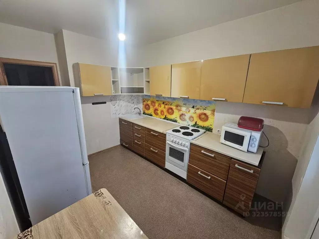 3-к кв. Тюменская область, Тюмень ул. Героев Космоса, 21 (73.0 м) - Фото 0