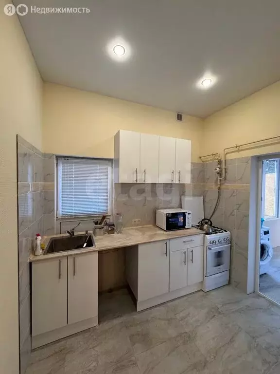 3-комнатная квартира: Ялта, улица Кирова, 12 (59.5 м) - Фото 2