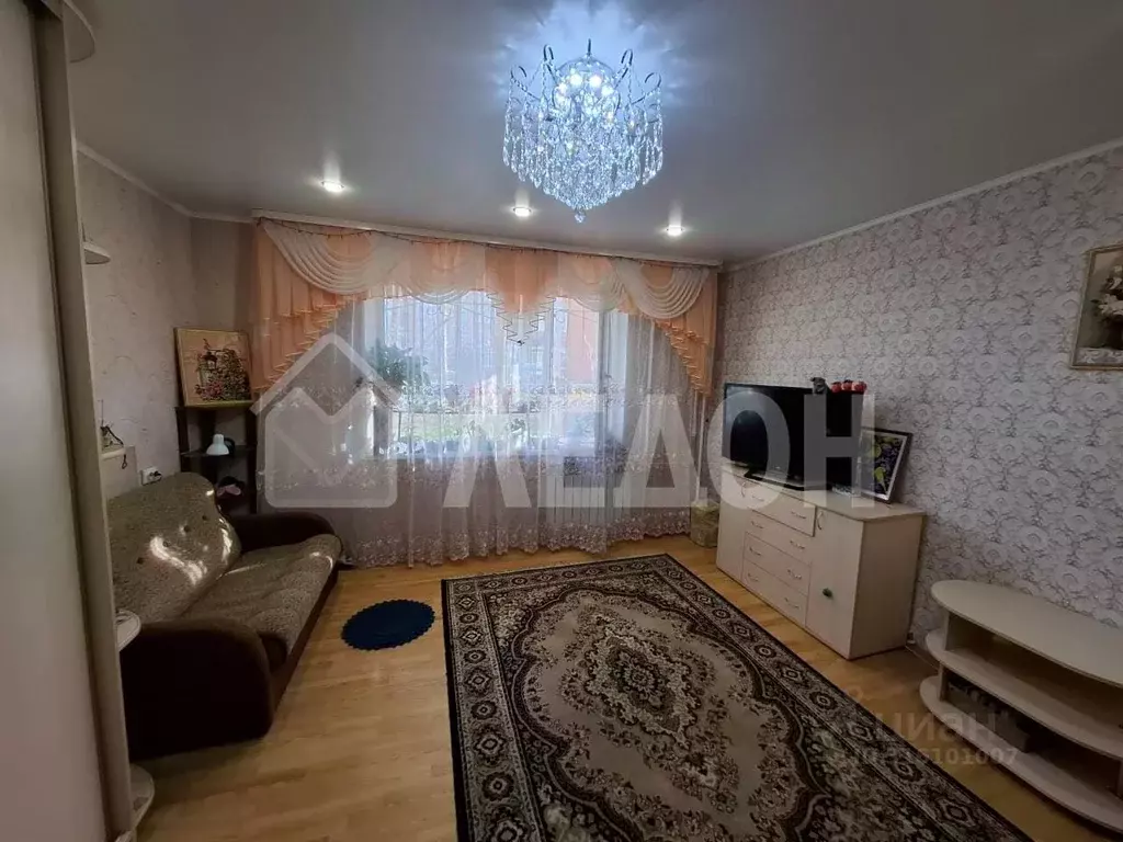 1-к кв. Омская область, Омск ул. 70 лет Октября, 20/2 (40.0 м) - Фото 1
