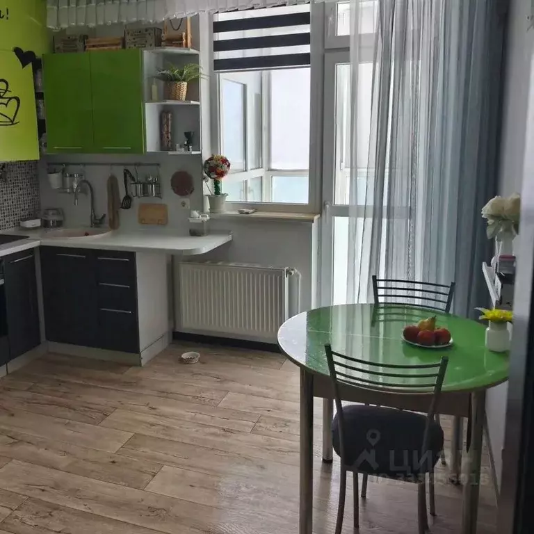 3-к кв. Крым, Симферополь ул. Батурина, 109 (57.8 м) - Фото 2