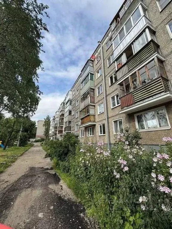 2-к кв. Кировская область, Киров ул. Защитников Отечества, 153 (44.2 ... - Фото 1