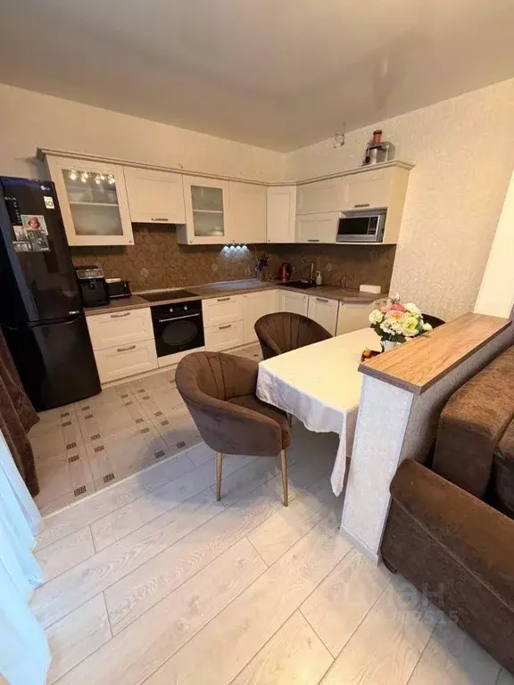 3-к кв. Санкт-Петербург пос. Шушары, ул. Вишерская, 2 (73.9 м) - Фото 1