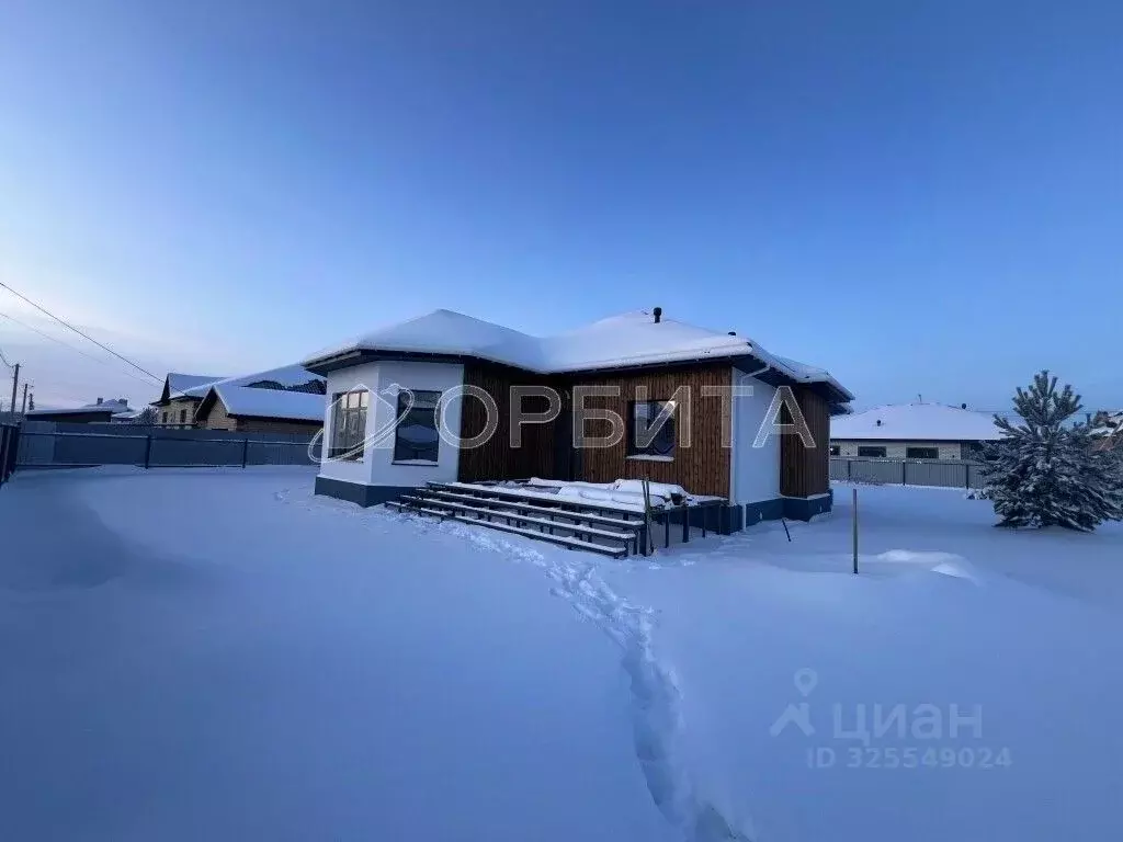 Дом в Тюменская область, Тюменский муниципальный округ, д. Ушакова ул. ... - Фото 1