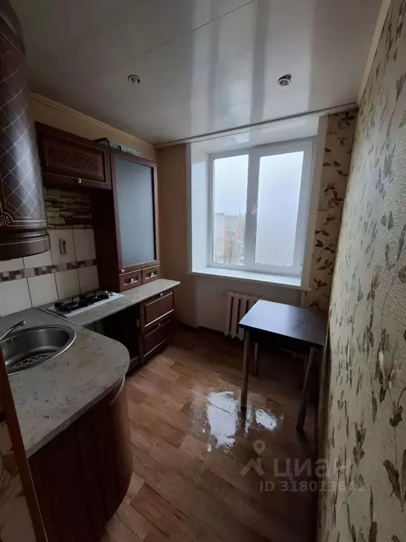 1-к кв. Ленинградская область, Кингисепп Октябрьская ул., 18 (30.0 м) - Фото 0