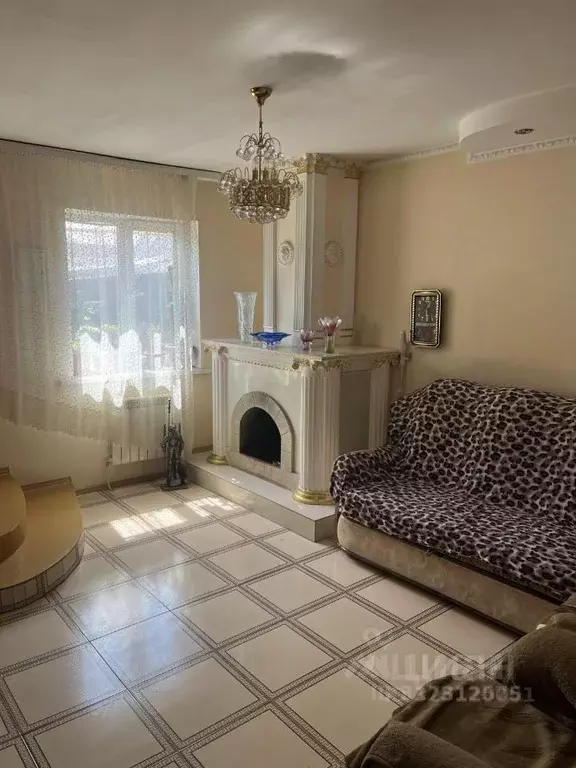 Дом в Оренбургская область, Оренбург ул. Коммуны, 55 (300 м) - Фото 2